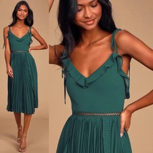 NWT Lulu’s Never A Dull Moment Emerald Pleated Midi Dress